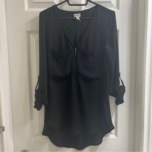 Dynamite Black Long Sleeve Blouse Zipper Accent Sleeve Cuffs High Low Hem